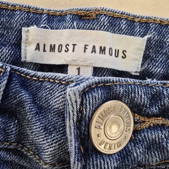 Almost Famous Denim Shorts Juniors 1 Distressed Light Wash Festival Grunge Beach - Picture 3 of 6